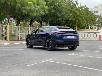 Lamborghini URUS 2021